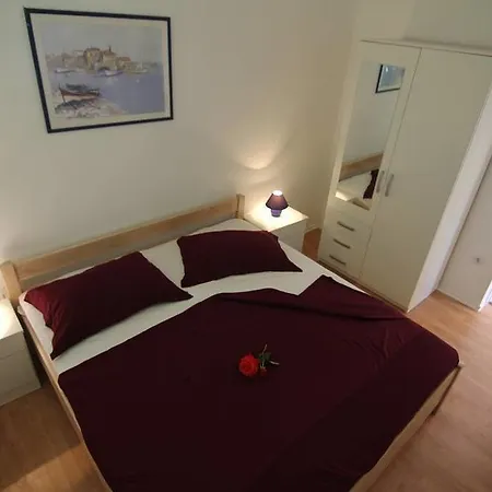 Zora Apartment