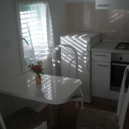 Apartment Zora Pirovac