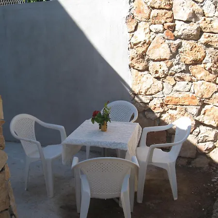 Zora بيروفاتش