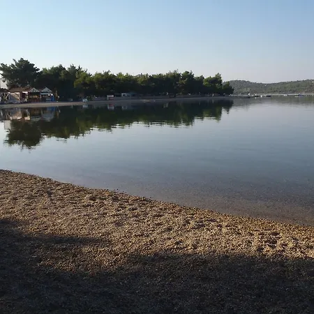 Zora * بيروفاتش